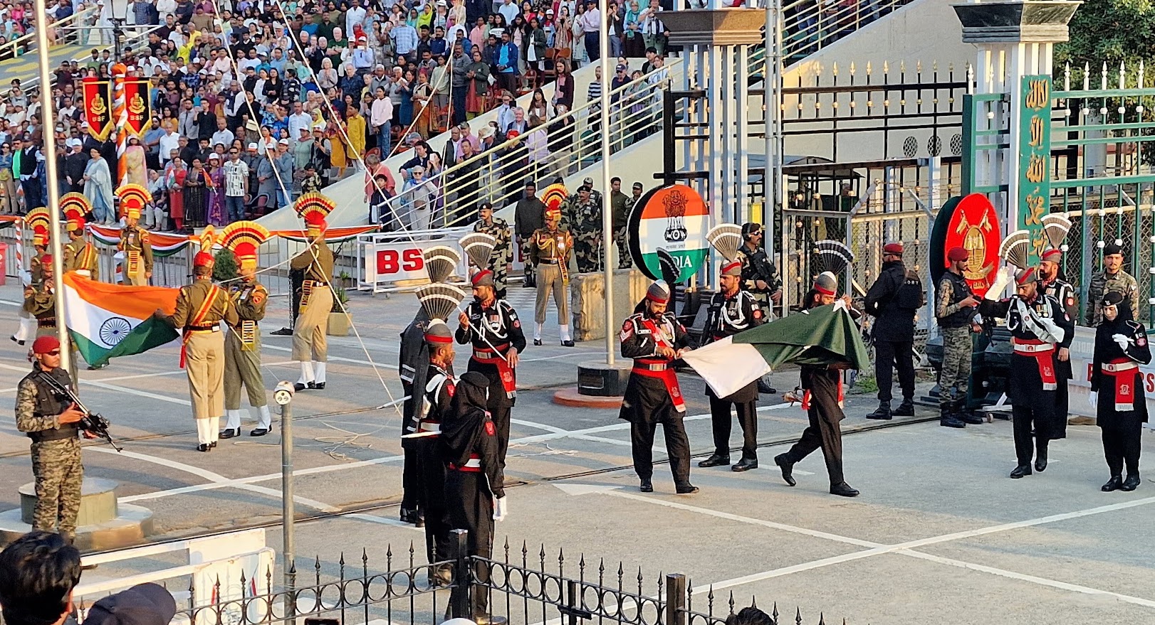 pkz25 _ freddy naegels _ wagah border dagsluiting.jpg